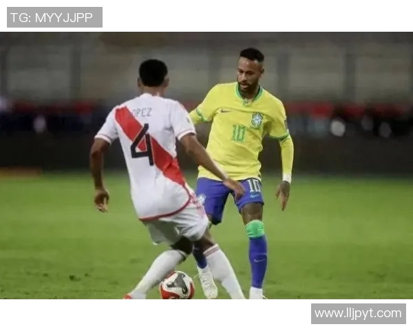 戴圆眼镜的足球明星揭秘 他们的场上表现与个性魅力