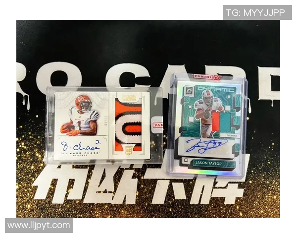 球星照片卡片收藏热潮引领足球文化与粉丝互动新风尚